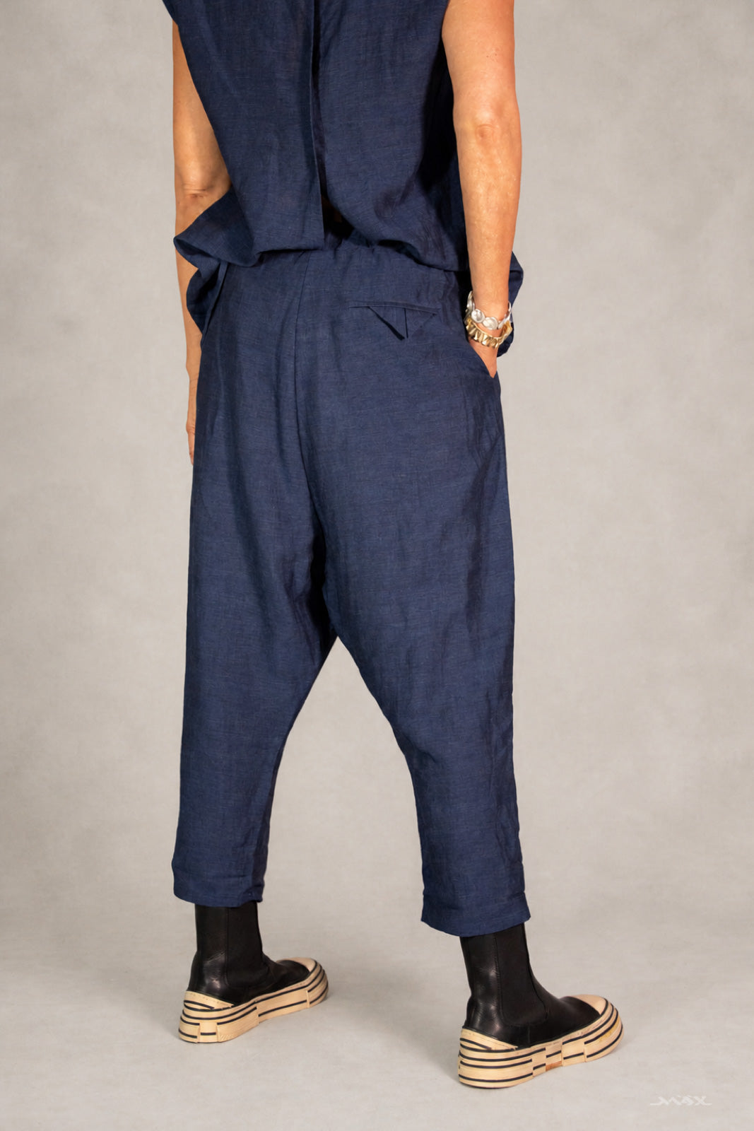 Lichte harembroek donkerblauw – One Size (38–42)