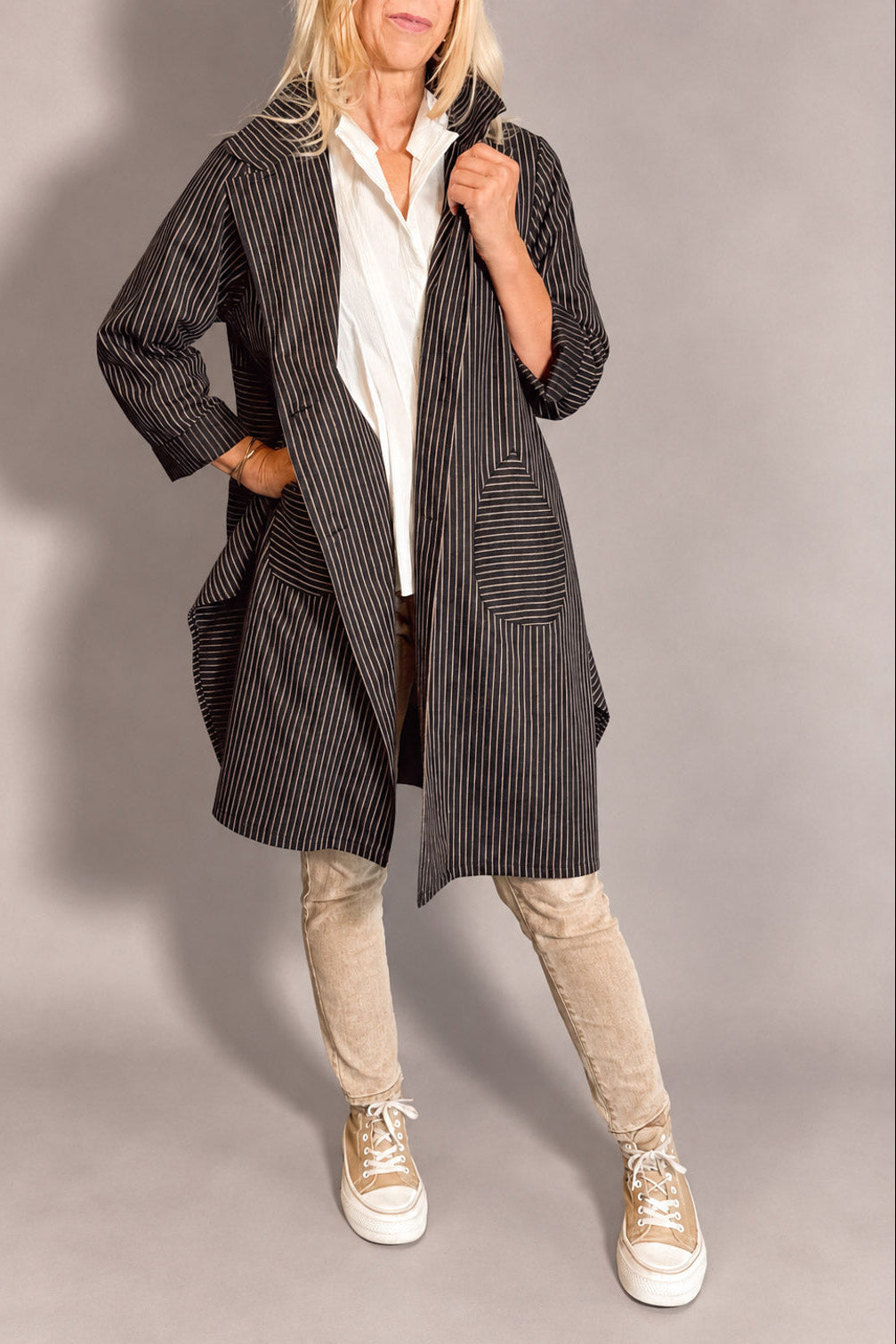 Gestreifter Longmantel mit asymmetrischem Schnitt Gr. Onesize (38-44)