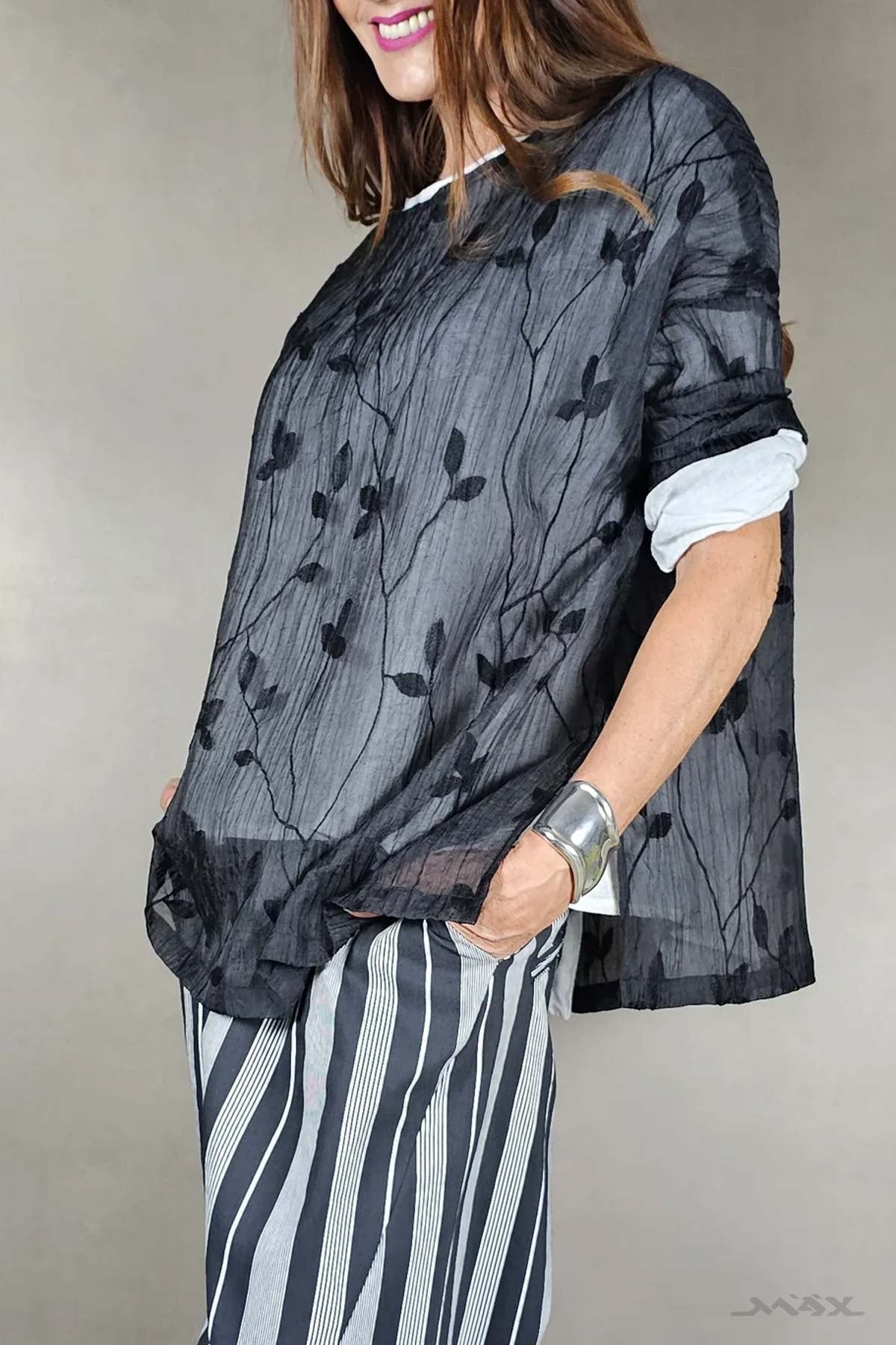 Zwarte blouse met bloemenprint, maat One size (38-42)