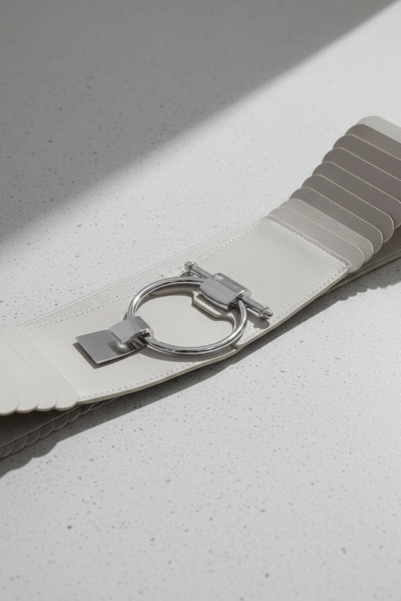 Stretchgürtel mit Koppelverschluss und Lamellen hellgrau